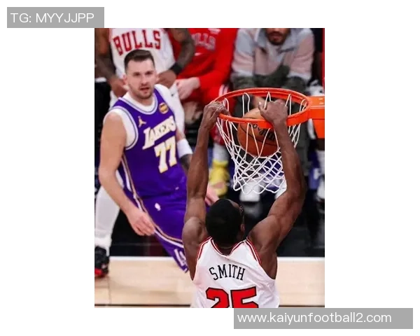 奎因关键反击撞倒东契奇湖人成功挑战改判为进攻犯规