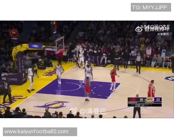 雷迪克透露詹姆斯与教练进行1对1训练或将加入南湾湖人队训练 雷迪克透露詹姆斯与教练进行1对1训练或将加入南湾湖人队训练