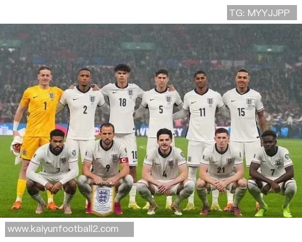 英格兰世界杯新队服曝光贝林汉姆拉什福德等五名球员亮相