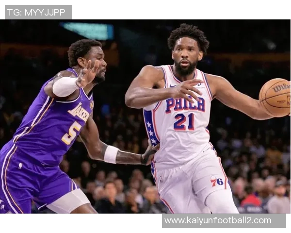 恩比德与鲍尔对决激烈76人半场微弱领先黄蜂三分球大战精彩纷呈