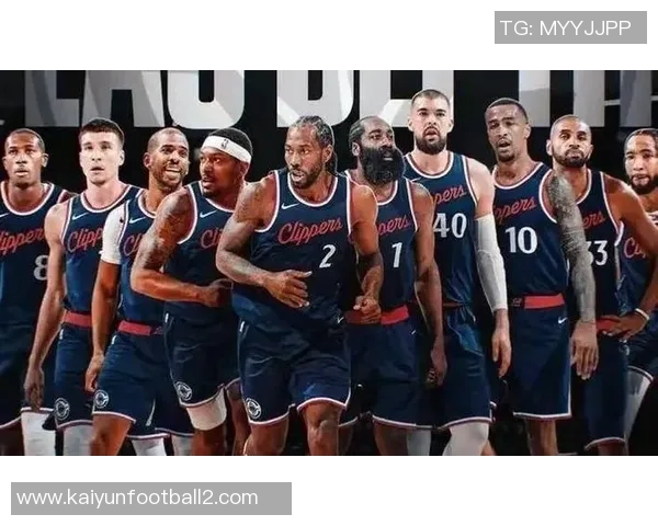 快船官方发布新海报保罗与科林斯携手庆祝胜利展现内外功臣风采