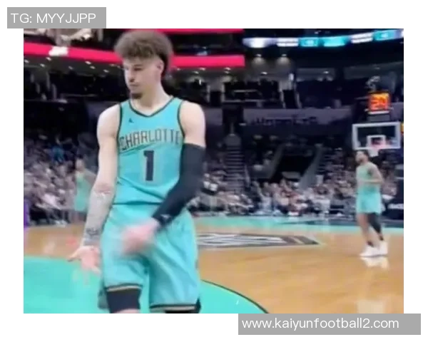 拉梅洛鲍尔表现失常21投仅5中难救球队三分球命中率低迷失误频繁 拉梅洛鲍尔表现失常21投仅5中难救球队三分球命中率低迷失误频繁