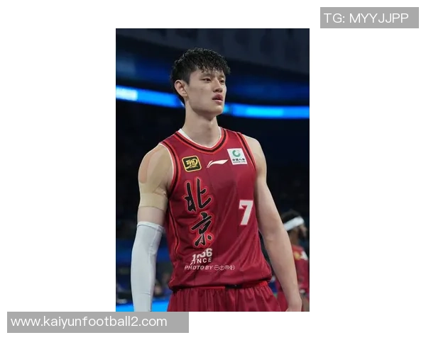 曾凡博在篮网首秀穿韦德之道12展现出色表现引发球迷热议 曾凡博在篮网首秀穿韦德之道12展现出色表现引发球迷热议