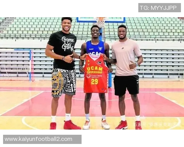 字母弟弟亚历克斯告别希腊球队返回美国争取发展联盟新机会 字母弟弟亚历克斯告别希腊球队返回美国争取发展联盟新机会